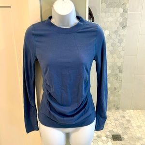 Beautiful Athleta top!